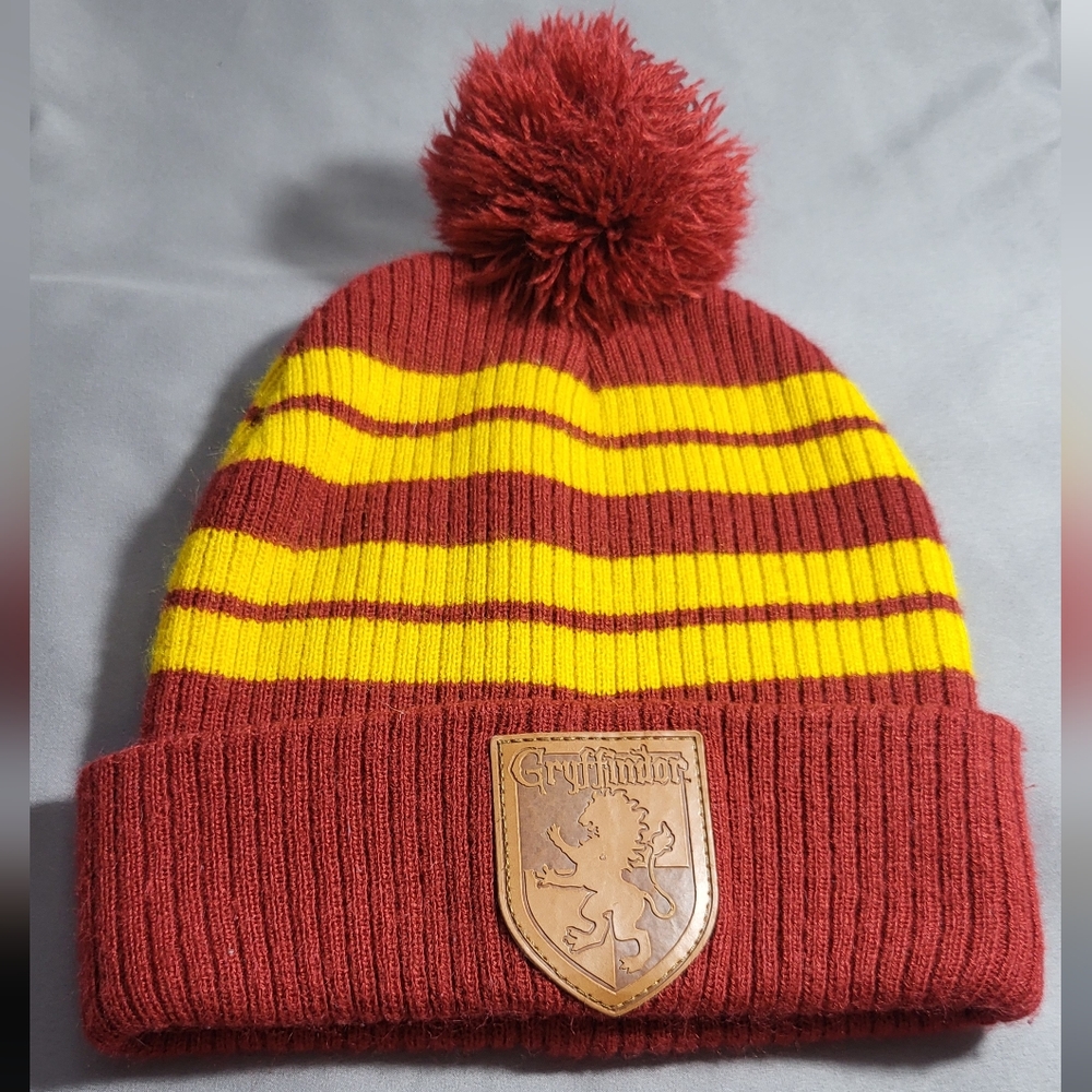 Harry‎ Potter Gryffindor Cuff Beanie Gold And Maroon.  Like new